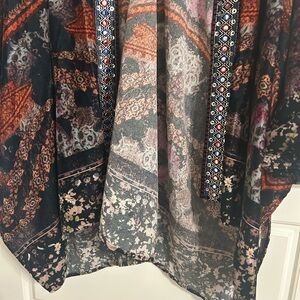 Nigelia Velvet Ruana